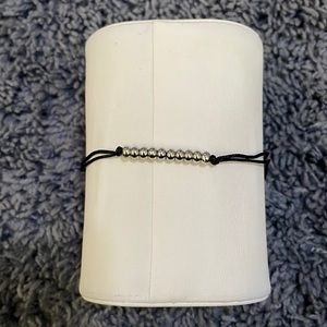 Simple bead string bracelet